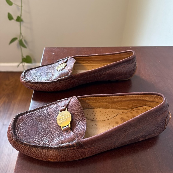 Ralph Lauren Leather Loafers with Gold Emblem - Picture 2 of 9